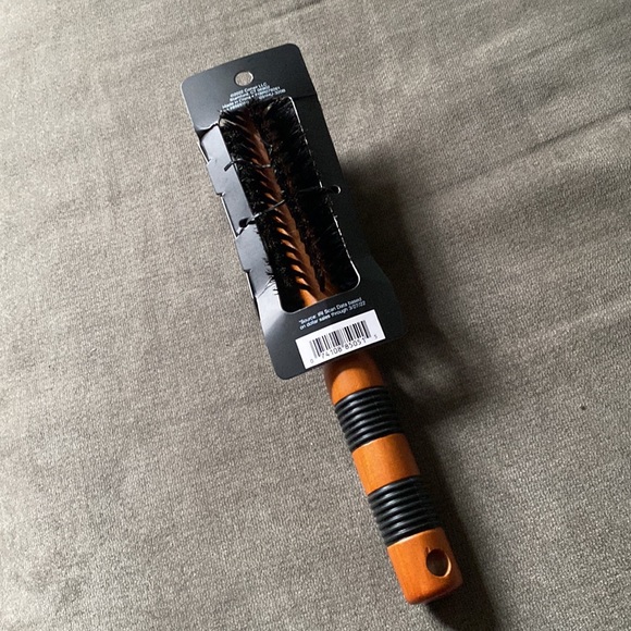 FREE w/purchase of any item $10 or more.Conair Hairbrush, Natural Shine Booster. - Picture 5 of 6